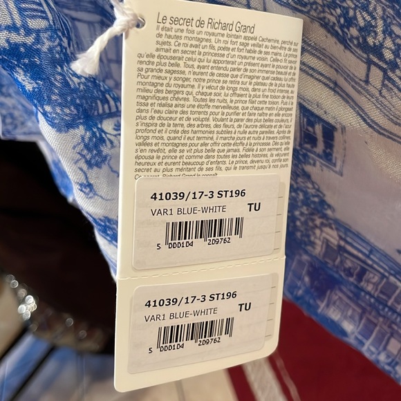 Richard Grand NWT 100% Modal Scarf - Picture 8 of 11